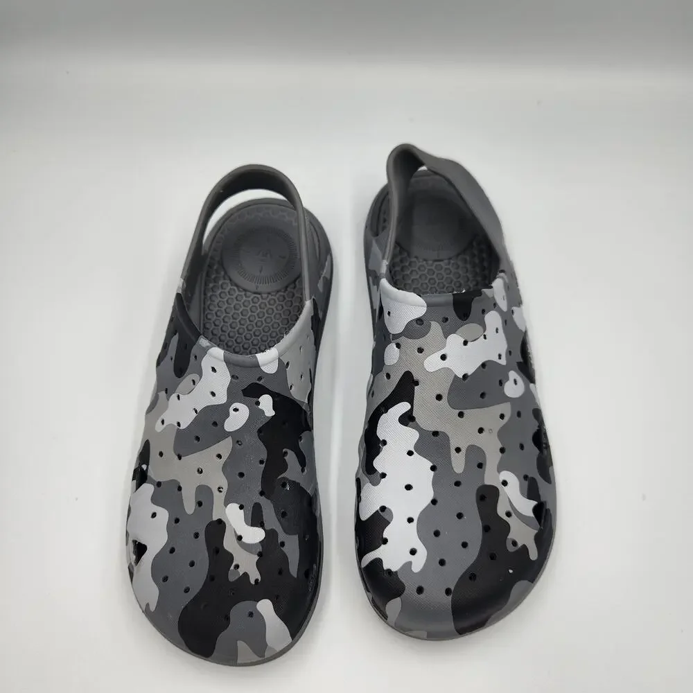 Totes Sol Bounce Gray Camouflage Clog Splash & Play‎ Sandals Boys SZ 13-1 New